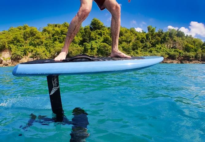 What Are the Key Features of a Water Hydrofoil Board?